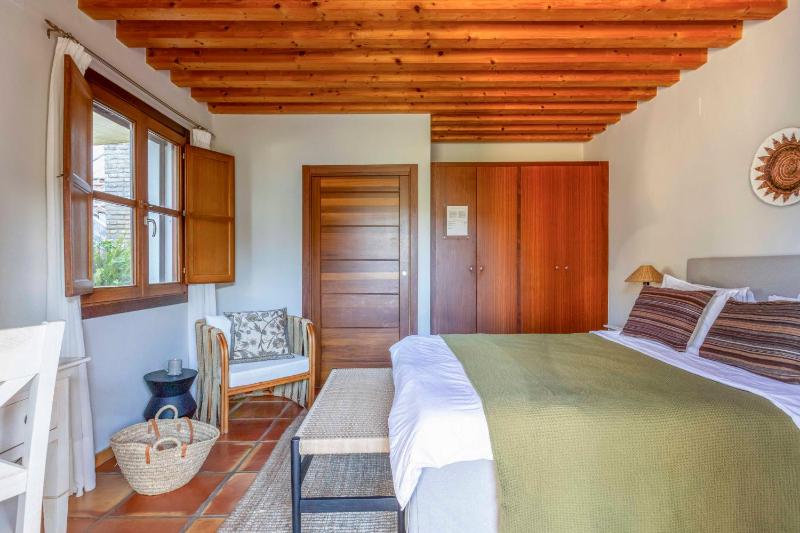 Double Room with Garden View image 2