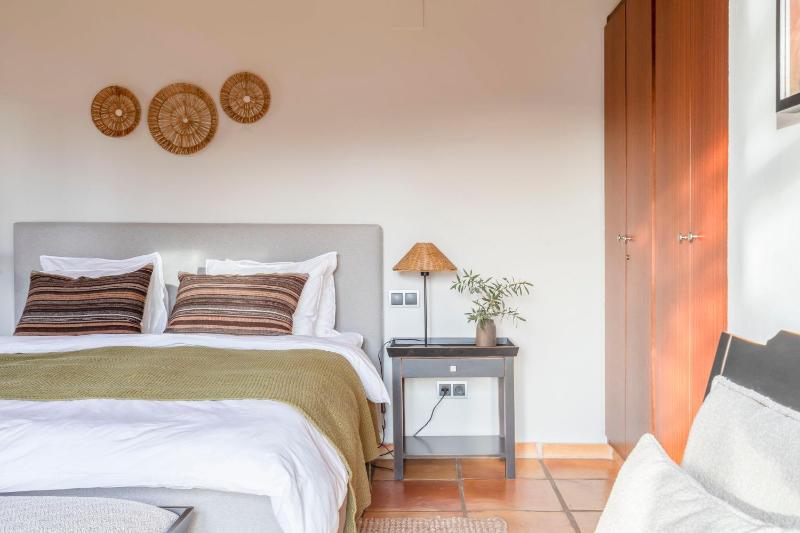 King Room with Garden View image 4