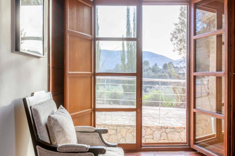 King Room with Garden View image 2