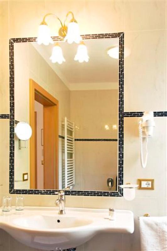 Superior Room with Balcony image 2