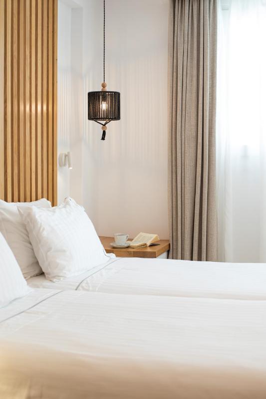 Standard Triple Room image 4