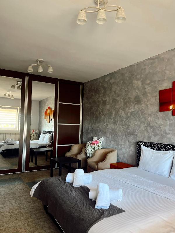 Quadruple Room image 3