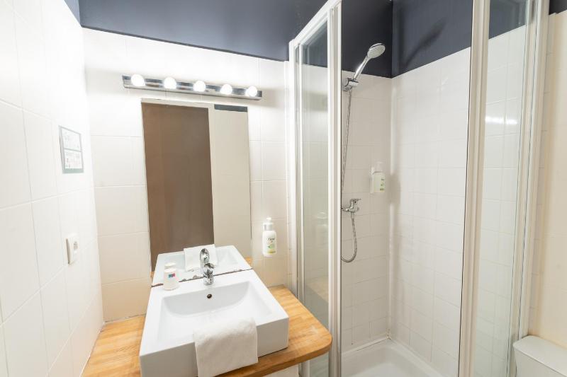 Small Double Room image 1