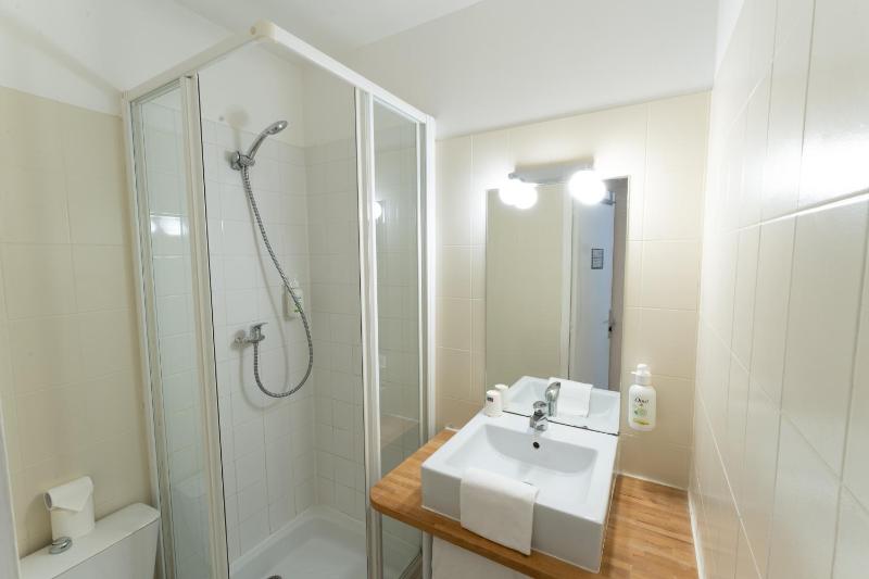 Standard Twin Room image 2