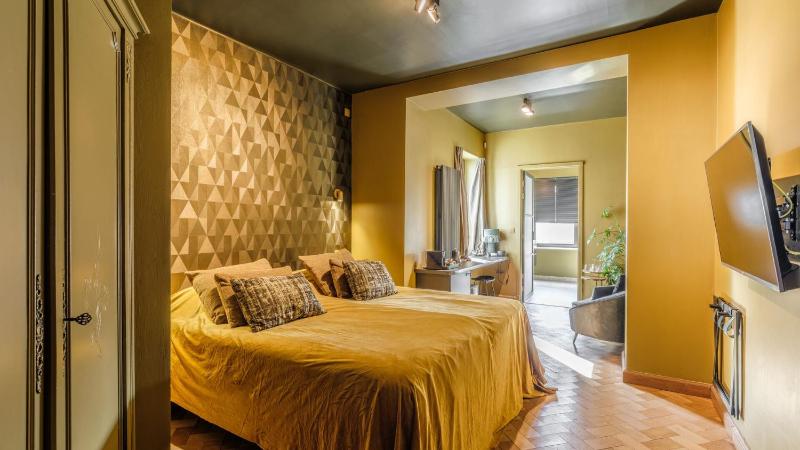 Superior King Room image 1