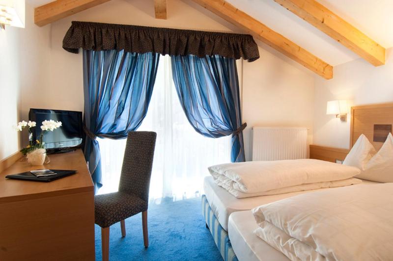 Superior Double-Room with Balcony  image 4