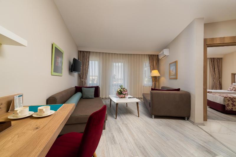 Family Room image 3