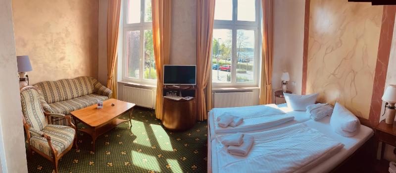 Double Room Lake Side image 1