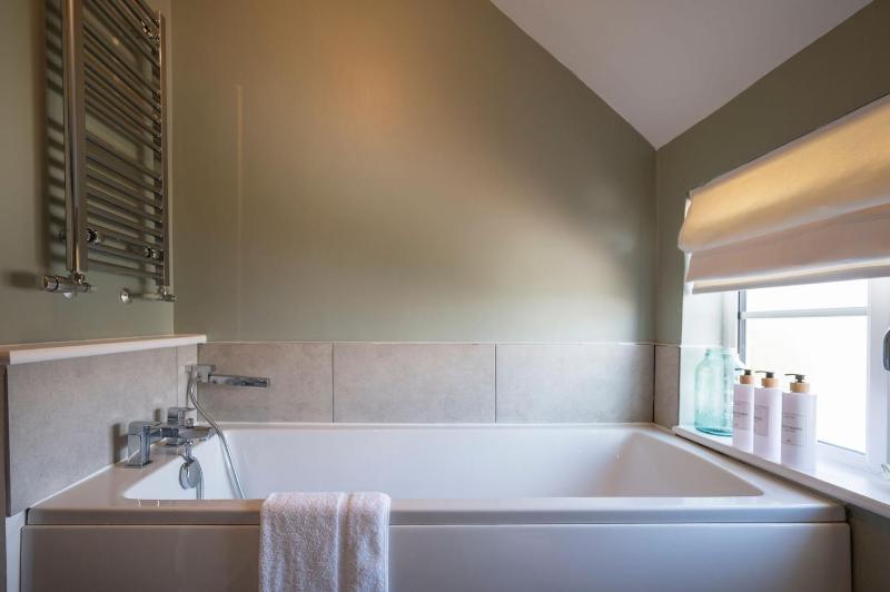 Stable Cottage Friston - image 6