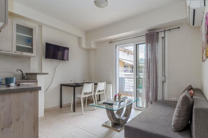 One-Bedroom Apartment - 5th Floor image 1