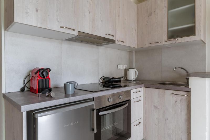 One-Bedroom Apartment - 5th Floor image 3