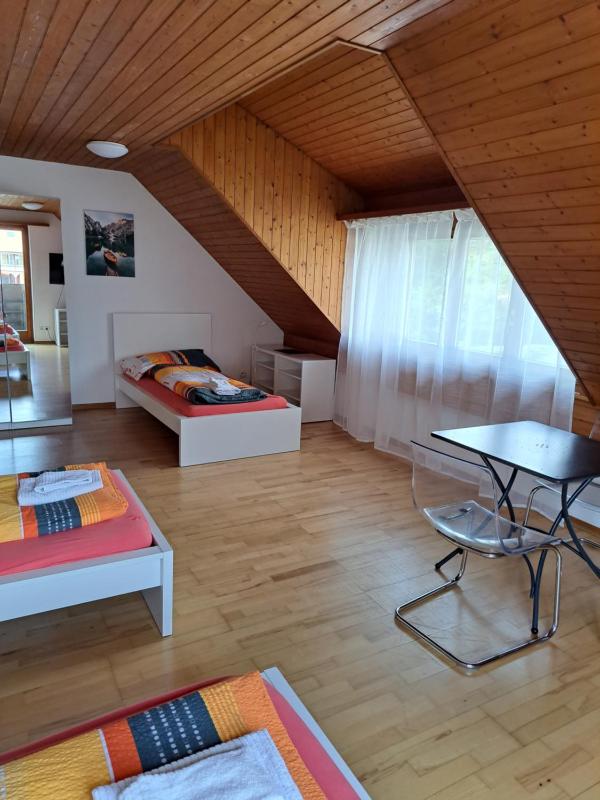 Triple Room with Shared Bathroom image 1