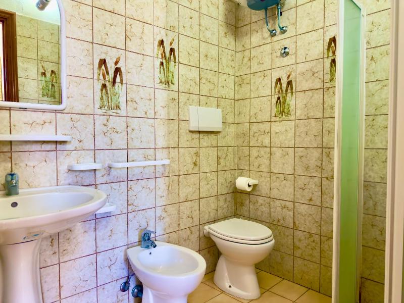 Economy Double Room image 4