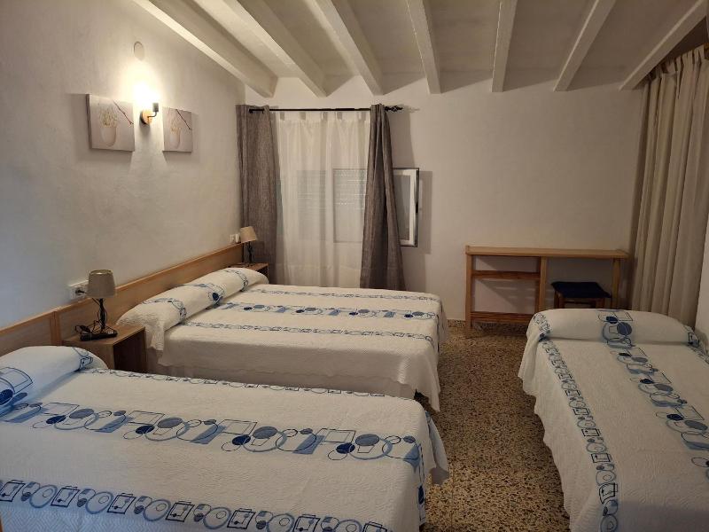 Standard Triple Room image 1