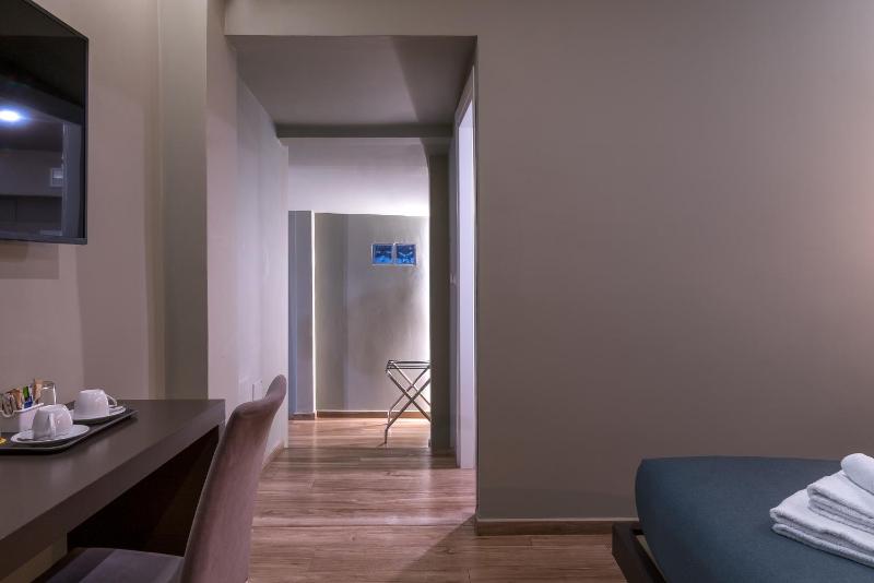 Standard Double Room image 4