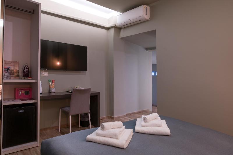 Standard Double Room image 3