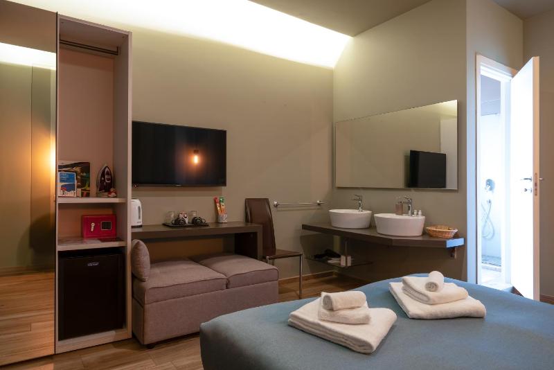 Superior Double or Twin Room image 3