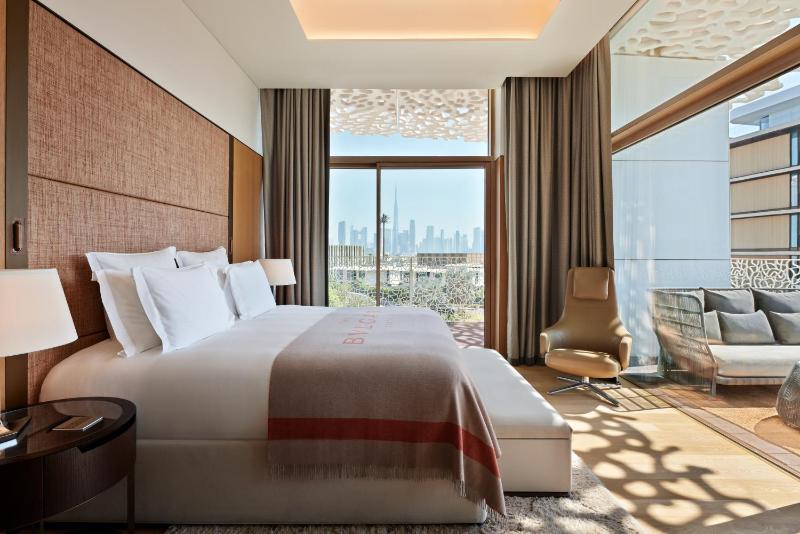 One-Bedroom Bvlgari Suite with Balcony image 1