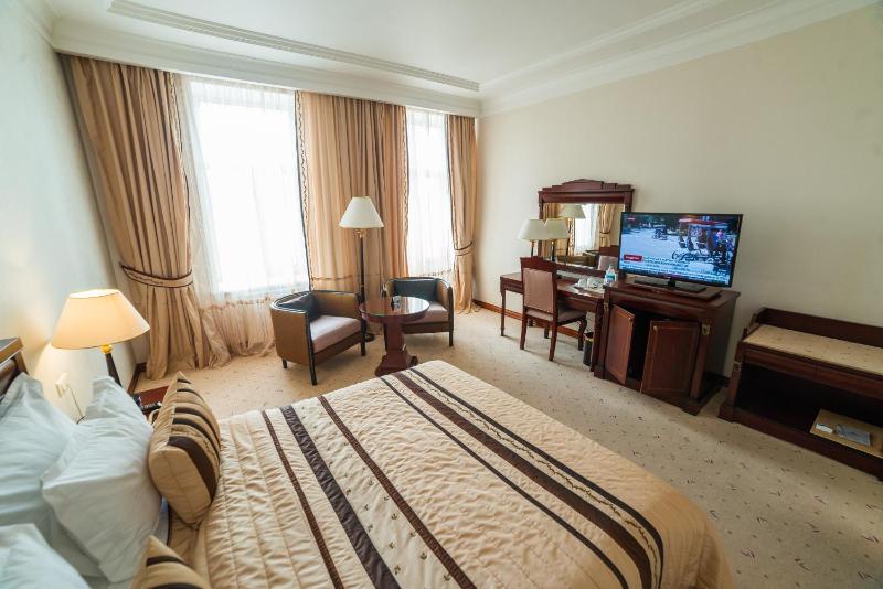 Standard Double Room image 3