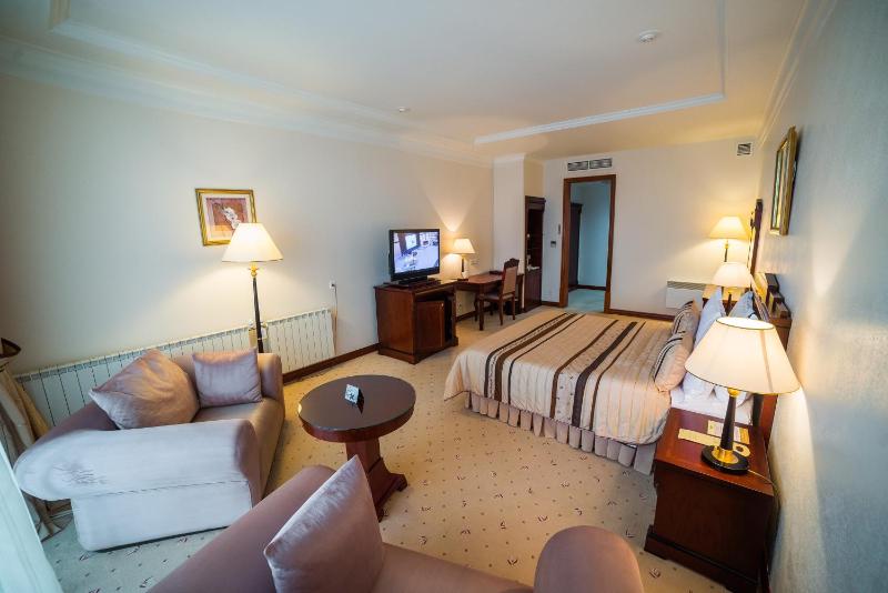 Junior Suite image 2