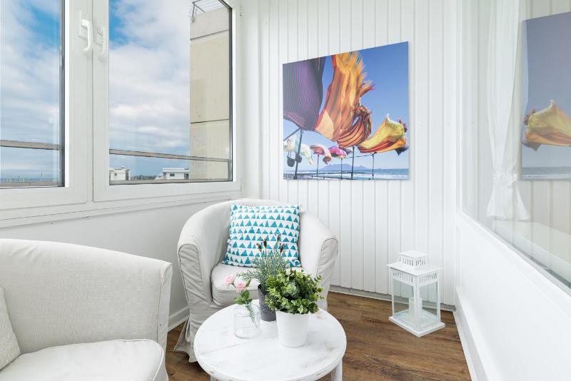 Apartment with Sea View image 1