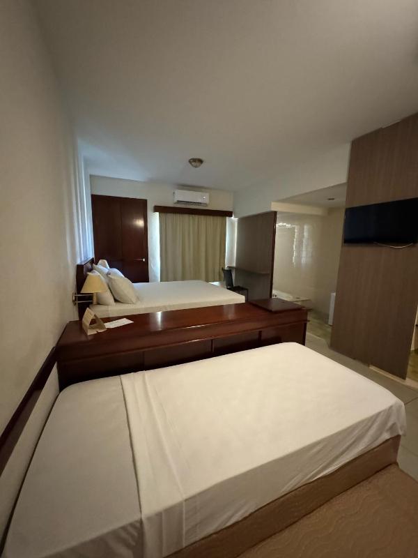 Hot Springs Hotels - image 11