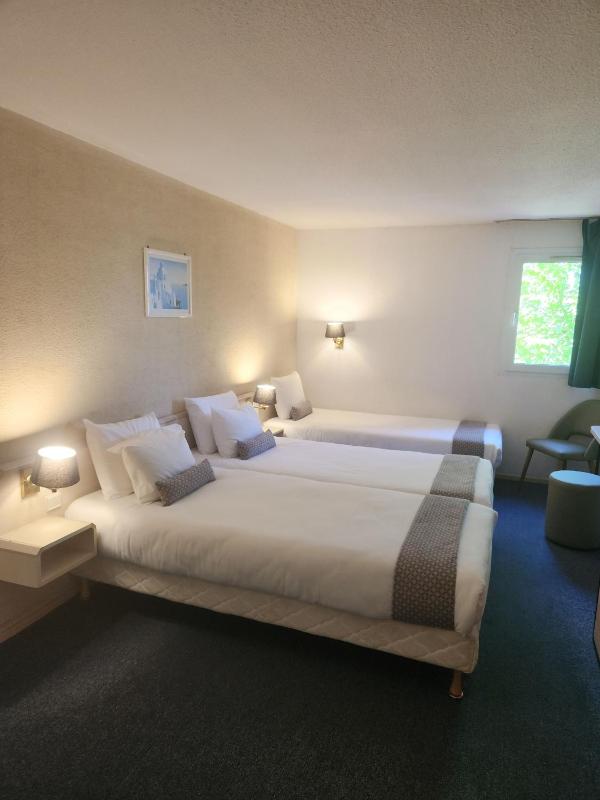 Comfort Triple Room image 1