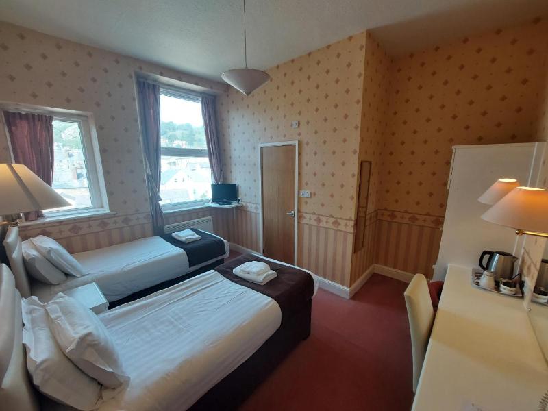 Standard Twin Room image 2