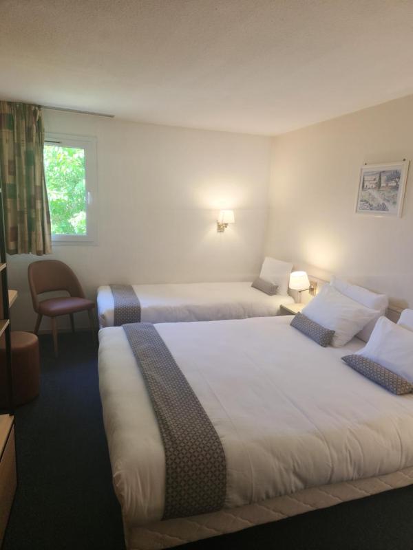 Classic Triple Room image 4
