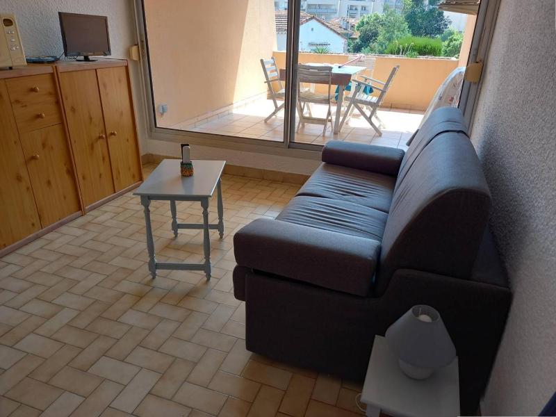 Studio climatisé avec coin nuit et terrasse plein Sud 10 m² parking inclus - FR-1-100-194 - image 12