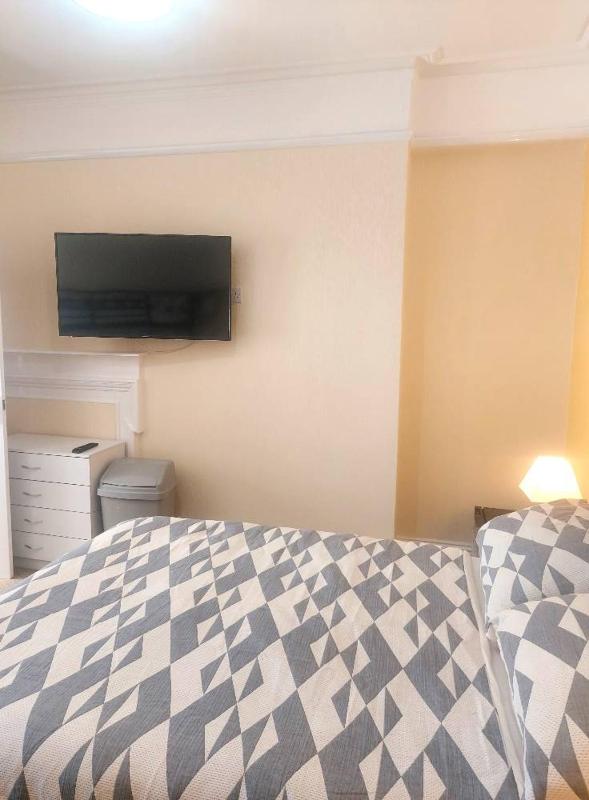 Family Room with Bathroom image 4