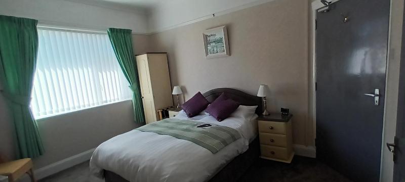 Double Room image 3