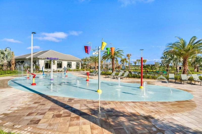 Relax in Ultimate Comfort with Pool & BBQ Area - image 8