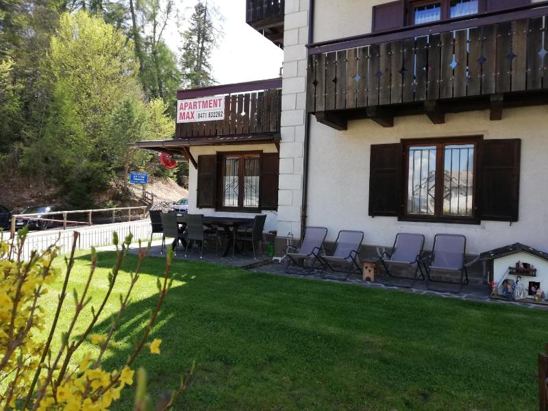 Apartment with Garden View image 3