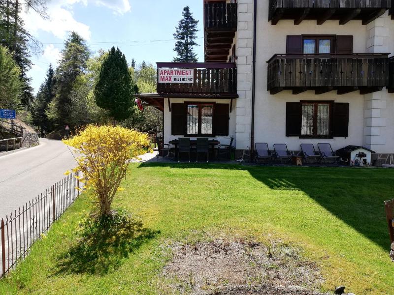 Apartment with Garden View image 2
