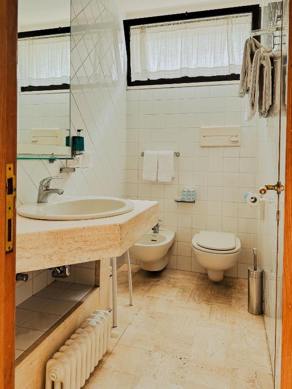 Triple Room image 3