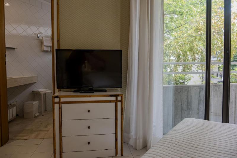 Single Room image 3