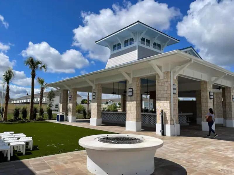 Relax in Style with Private Pool BBQ and More - image 42