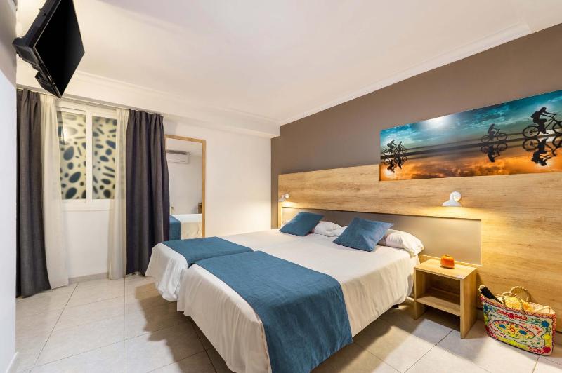 Budget Twin Room image 3