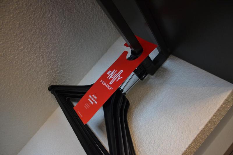 Standard Twin Room image 2