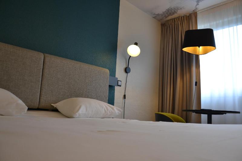 Standard Double Room image 4