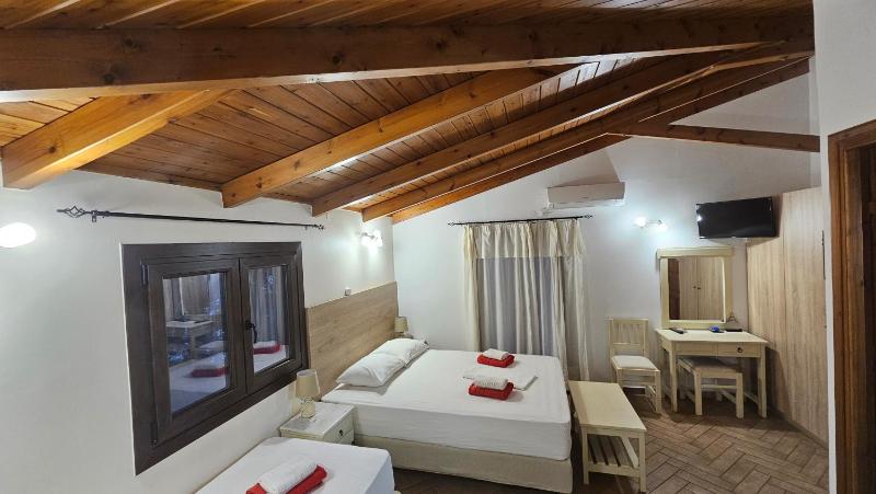 Superior Studio with Sea View (3 Adults) image 3