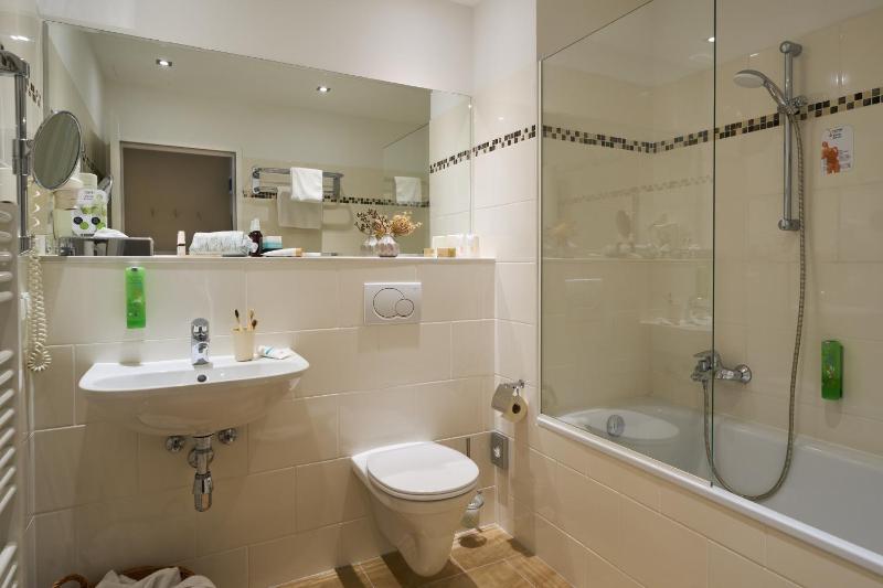 Comfort Family Room image 2