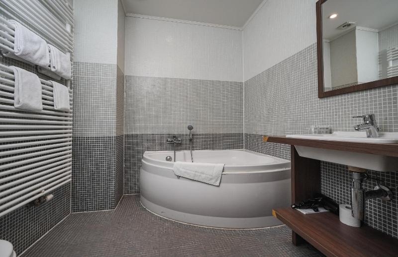 Comfort Room image 2