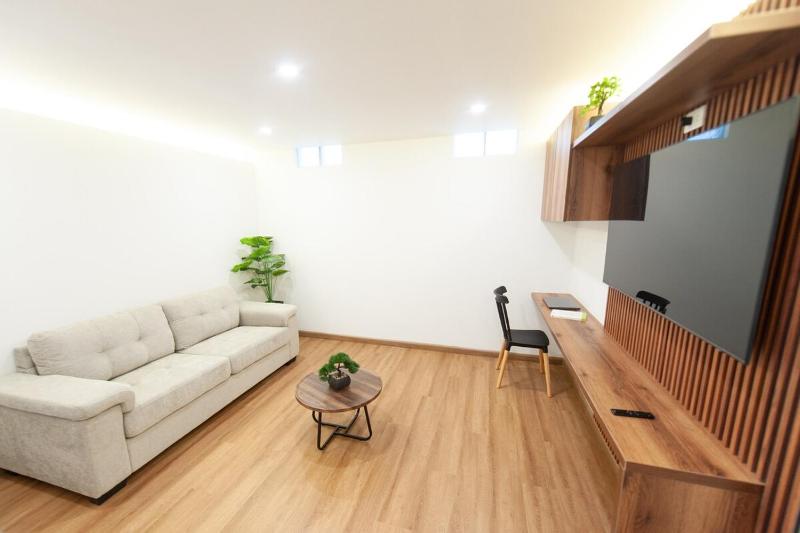 Beautiful Duplex 1 block from the main square - image 5