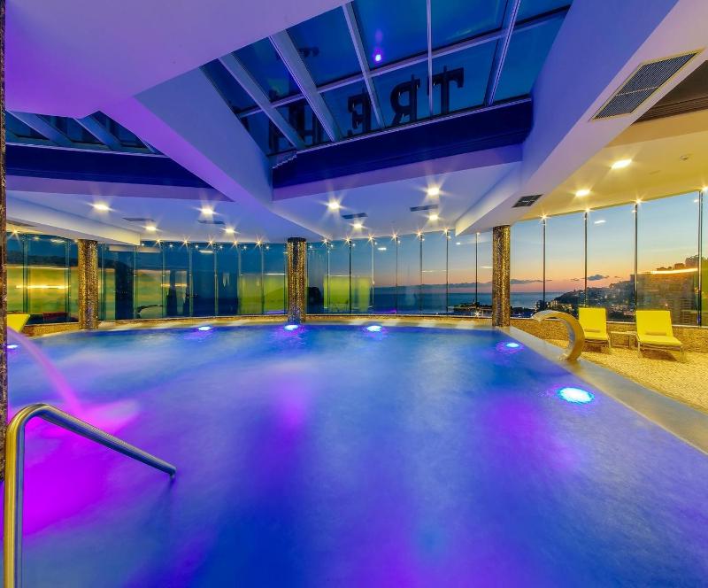 One-Bedroom Apartment with Balcony image 3