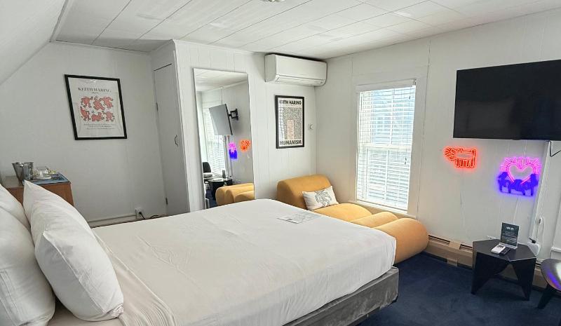 Standard Queen Room image 3