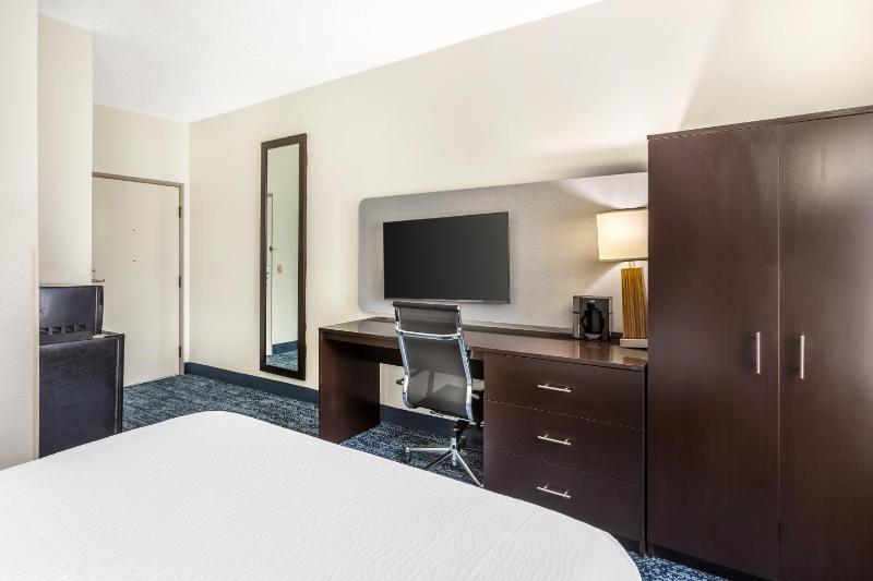 Queen Room - Disability Access/Non-Smoking image 3