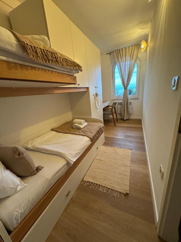 Apartment image 4
