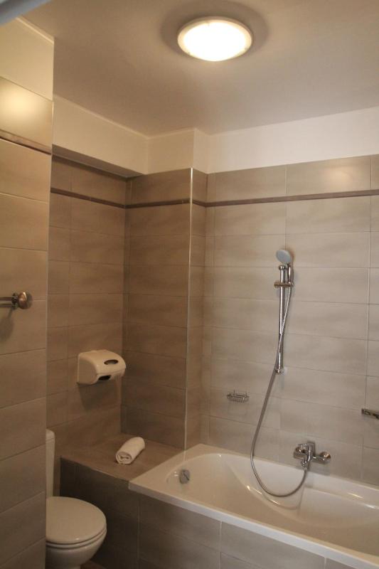 Superior Double Room with Balcony image 3